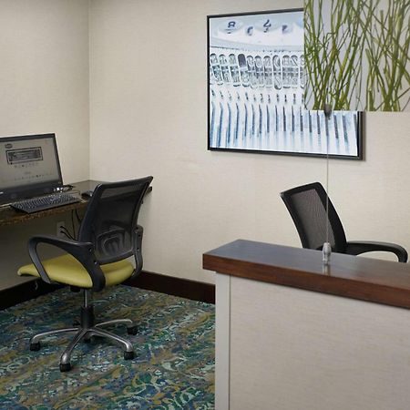 Hampton Inn Хановер Экстерьер фото