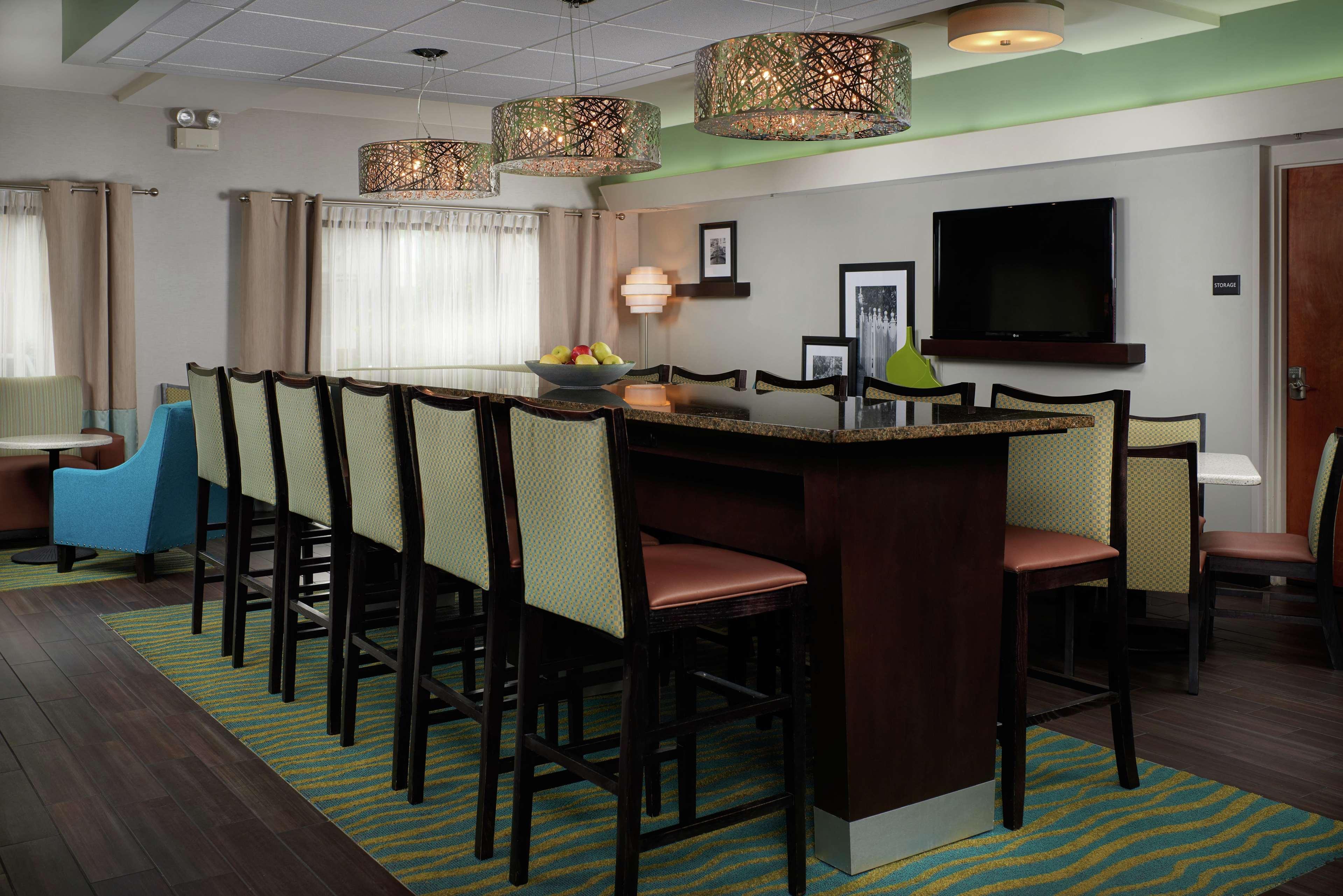 Hampton Inn Хановер Экстерьер фото