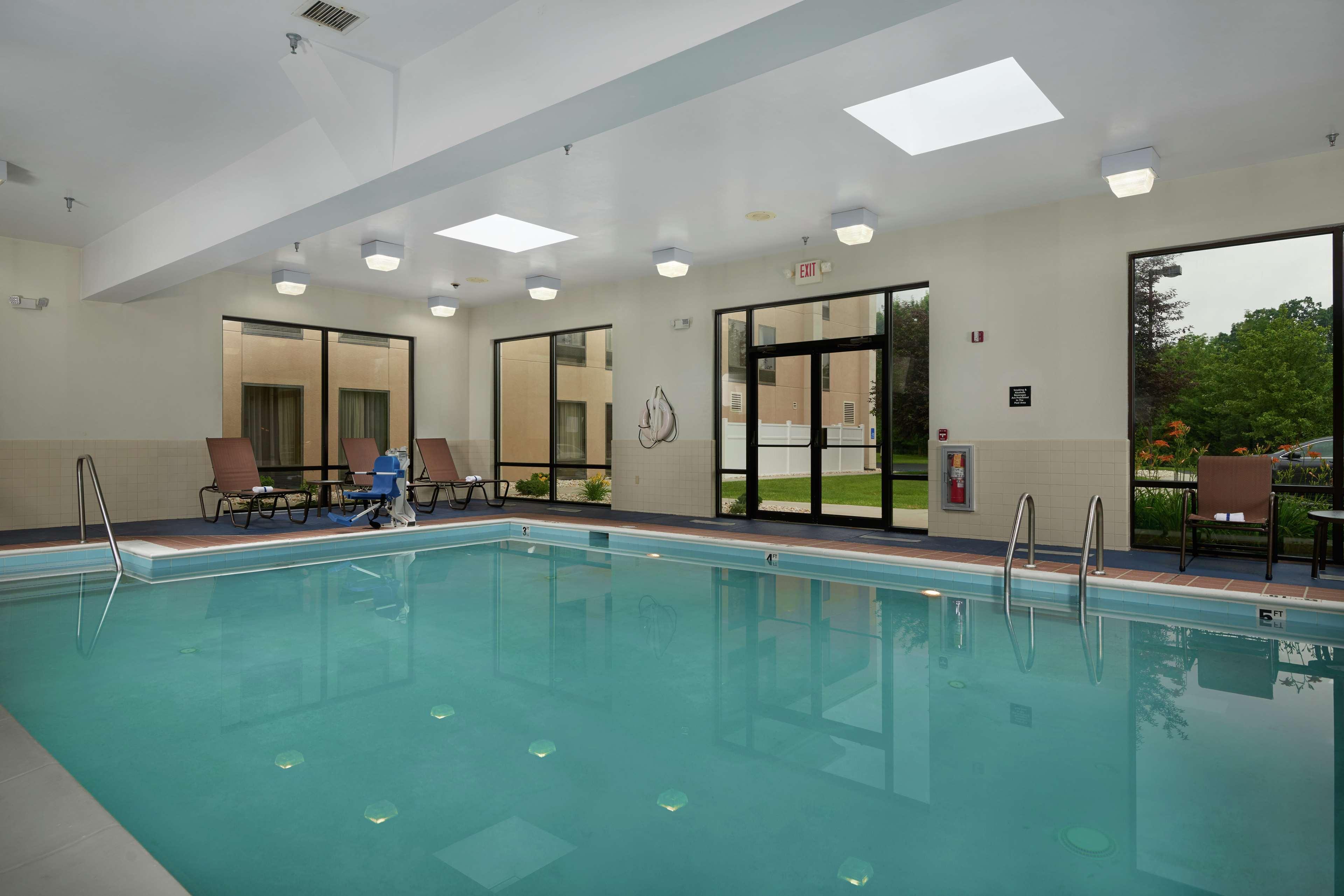 Hampton Inn Хановер Экстерьер фото